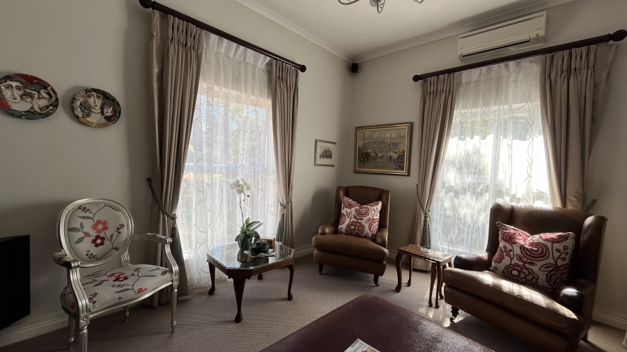 3 Bedroom Property for Sale in Van Riebeeckshof Western Cape